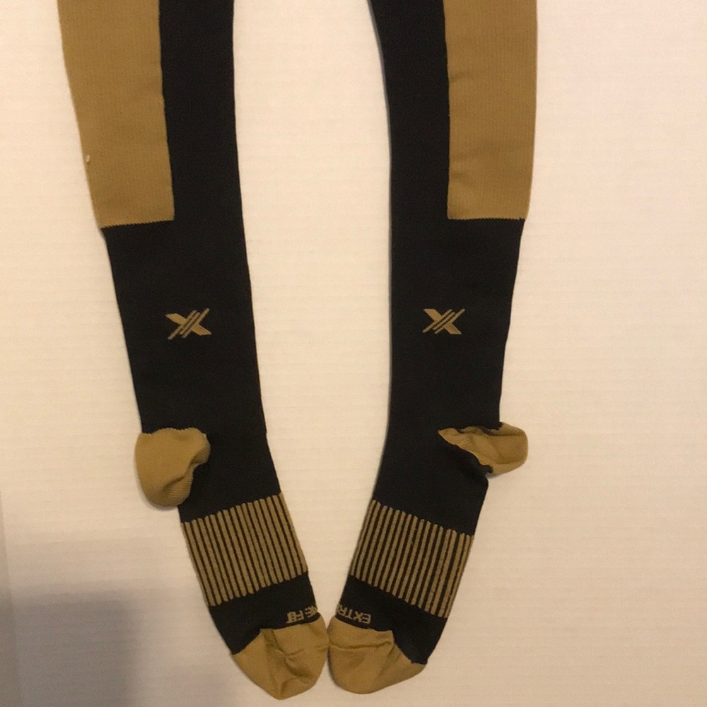 Compression knee high sock by XTF, size S/M